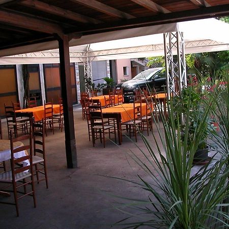 Albergo Ristorante Da Felice Loria Exterior foto