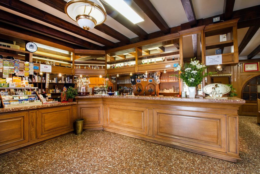 Albergo Ristorante Da Felice Loria Exterior foto