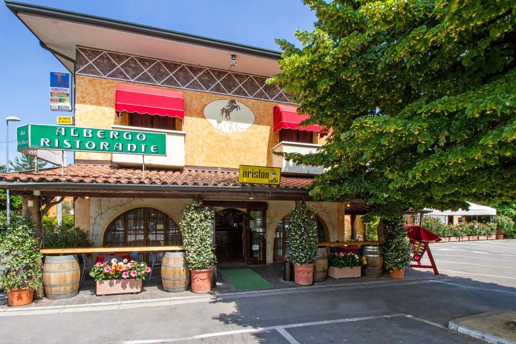 Albergo Ristorante Da Felice Loria Exterior foto